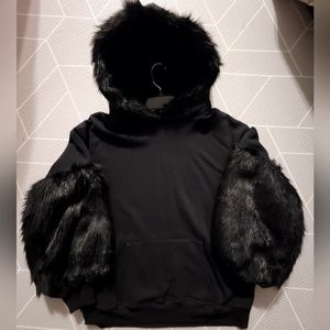 Express black hoodie with fur